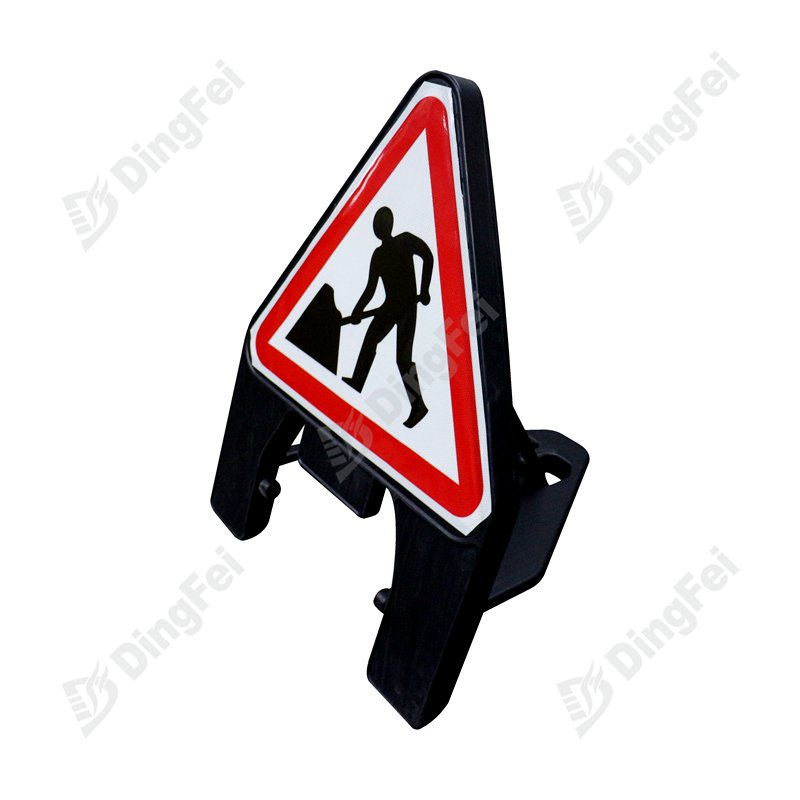 Plastic Temporary Reflective Q-Sign Triangle Road Signs | Prismatic ...